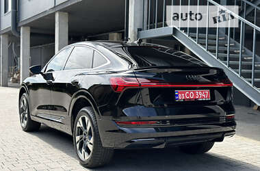 Позашляховик / Кросовер Audi e-tron Sportback 2022 в 