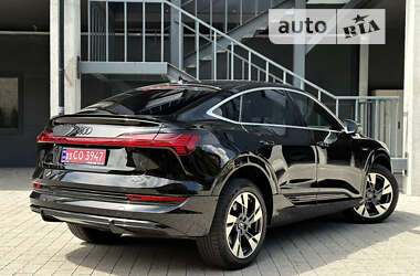 Позашляховик / Кросовер Audi e-tron Sportback 2022 в 