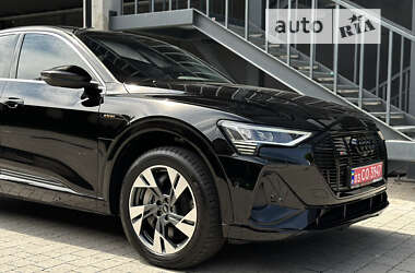 Позашляховик / Кросовер Audi e-tron Sportback 2022 в 