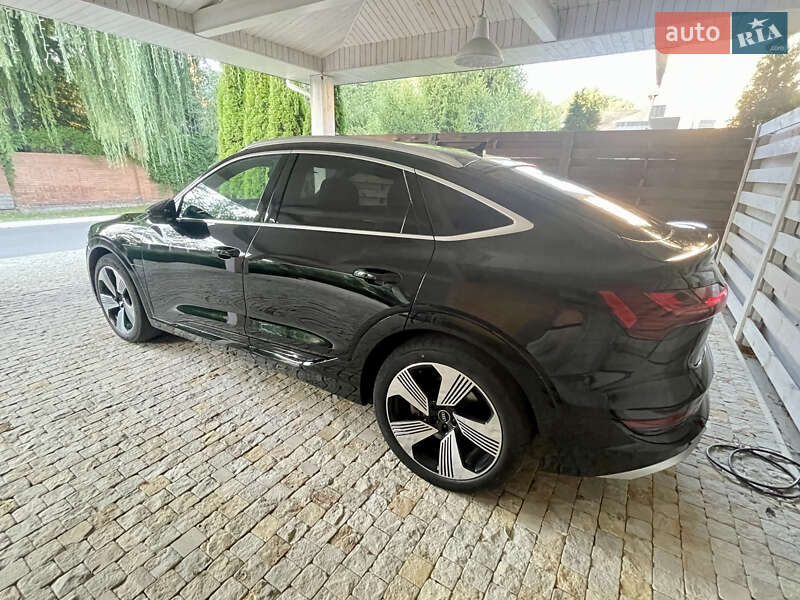 Позашляховик / Кросовер Audi e-tron Sportback 2021 в Києві