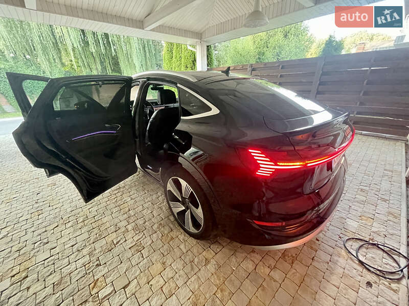Позашляховик / Кросовер Audi e-tron Sportback 2021 в Києві