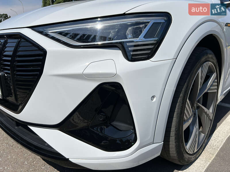 Позашляховик / Кросовер Audi e-tron Sportback 2021 в Ужгороді