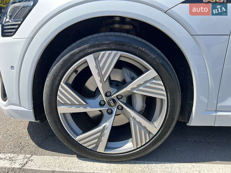 Позашляховик / Кросовер Audi e-tron Sportback 2021 в Ужгороді