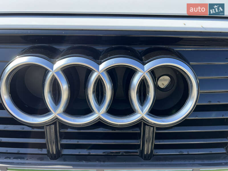 Позашляховик / Кросовер Audi e-tron Sportback 2021 в Ужгороді