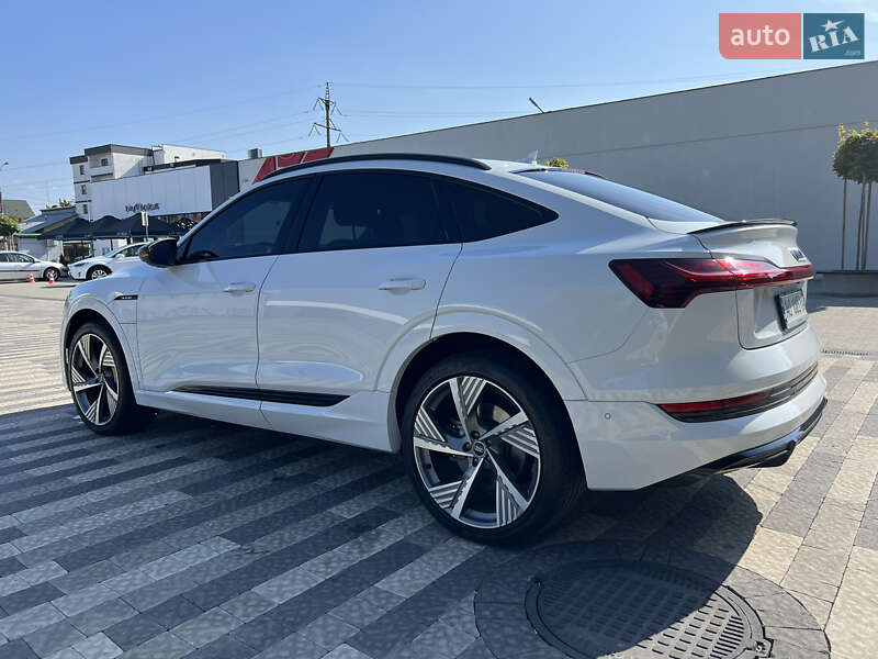 Позашляховик / Кросовер Audi e-tron Sportback 2021 в Ужгороді