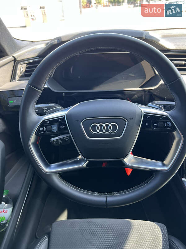 Позашляховик / Кросовер Audi e-tron Sportback 2021 в Ужгороді
