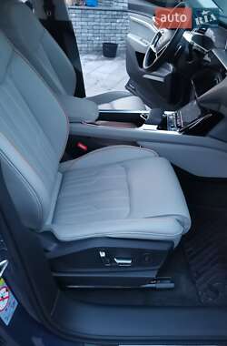 Внедорожник / Кроссовер Audi e-tron Sportback 2020 в 