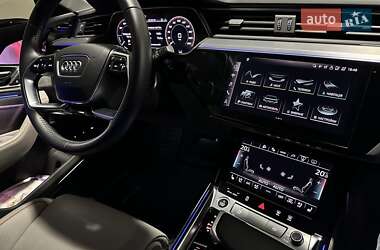Внедорожник / Кроссовер Audi e-tron Sportback 2020 в 