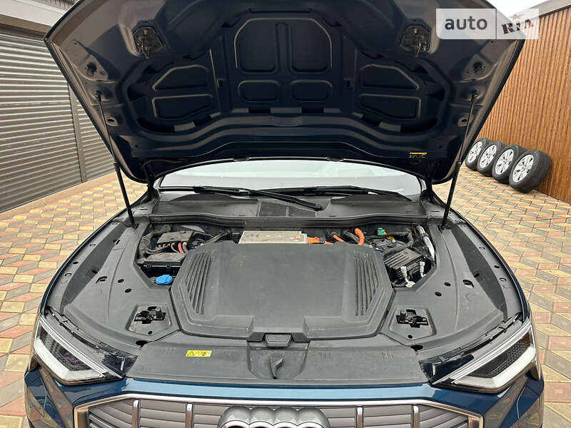 Внедорожник / Кроссовер Audi e-tron Sportback 2020 в Кривом Озере