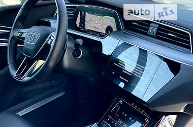 Позашляховик / Кросовер Audi e-tron Sportback 2023 в Києві