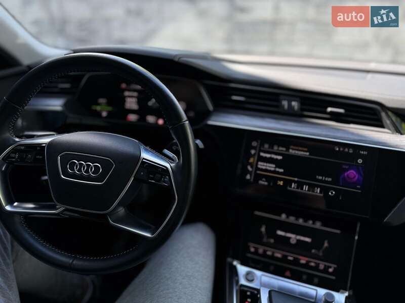 Позашляховик / Кросовер Audi e-tron Sportback 2020 в Львові
