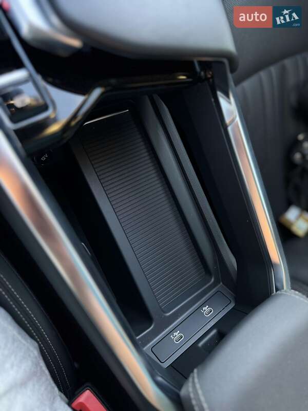 Позашляховик / Кросовер Audi e-tron Sportback 2020 в Львові