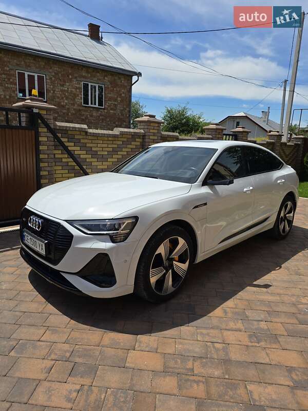 Внедорожник / Кроссовер Audi e-tron Sportback 2020 в 