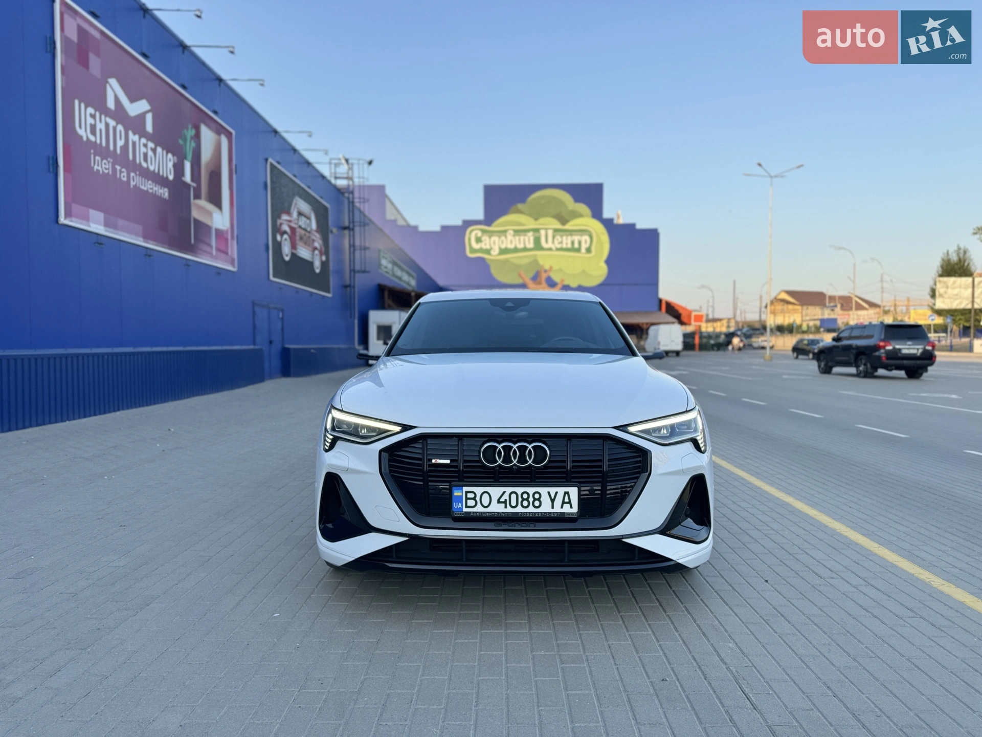 2020 Audi e-tron Sportback - мініатюра 8