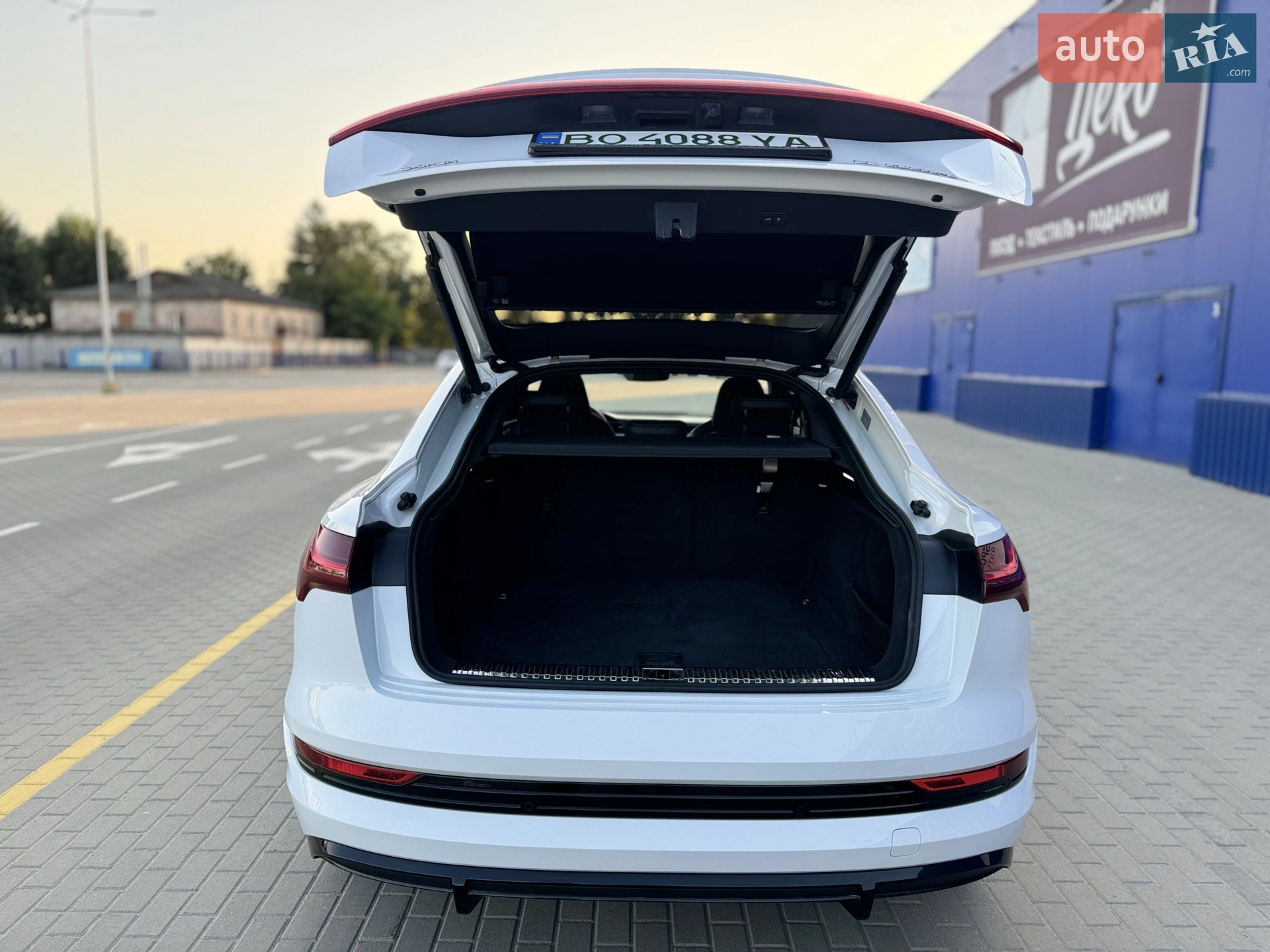 2020 Audi e-tron Sportback - мініатюра 27