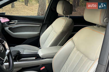 Внедорожник / Кроссовер Audi e-tron Sportback 2021 в 