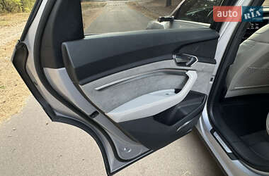 Внедорожник / Кроссовер Audi e-tron Sportback 2021 в 