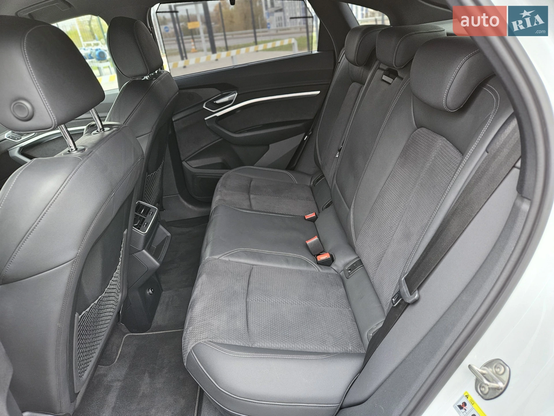 2022 Audi e-tron Sportback - мініатюра 14