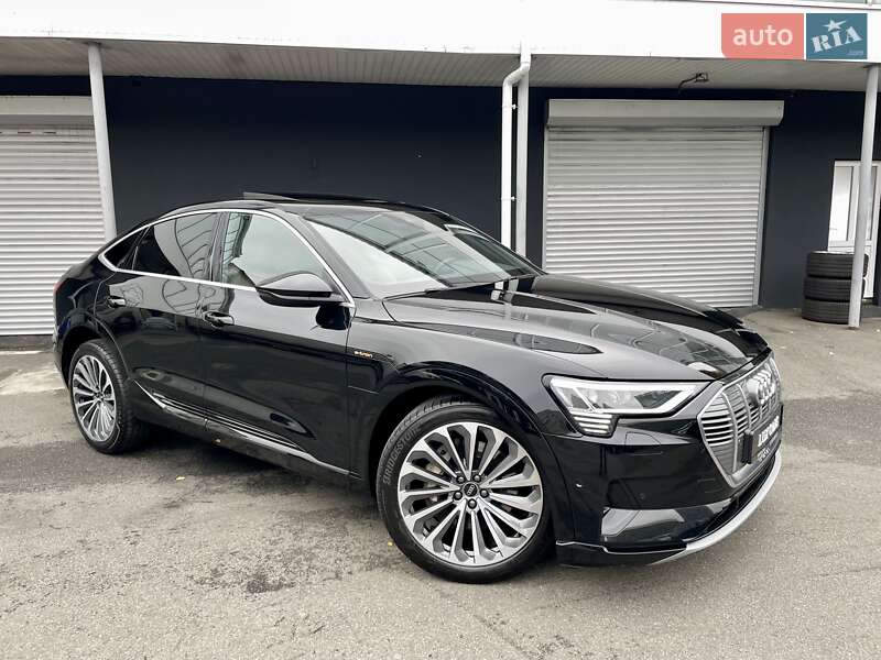 Позашляховик / Кросовер Audi e-tron Sportback 2021 в Києві