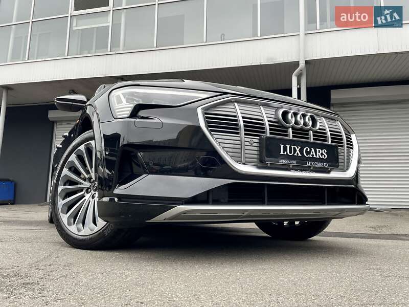 Позашляховик / Кросовер Audi e-tron Sportback 2021 в Києві
