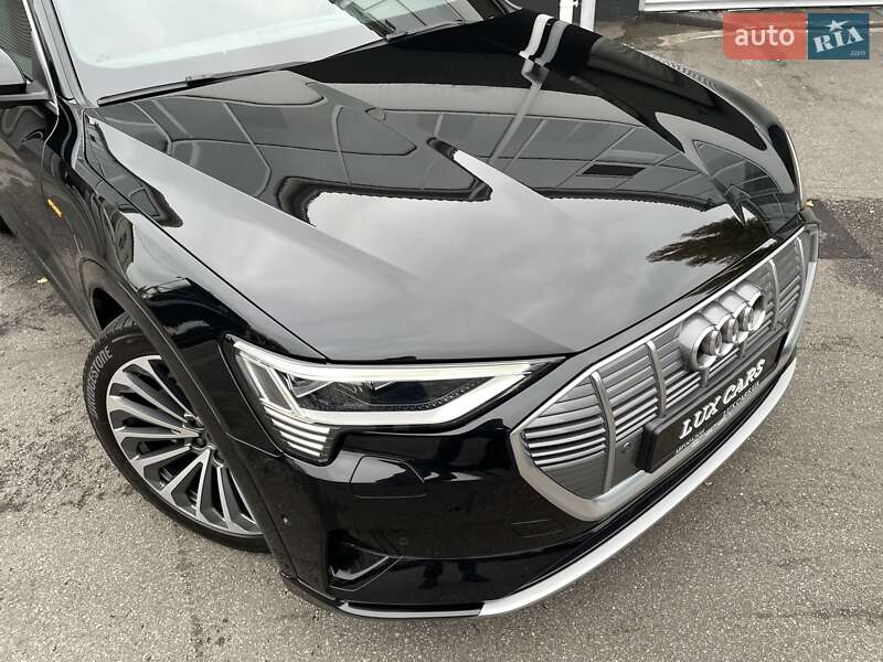 Позашляховик / Кросовер Audi e-tron Sportback 2021 в Києві