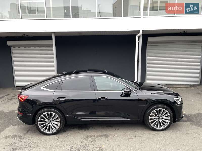 Позашляховик / Кросовер Audi e-tron Sportback 2021 в Києві