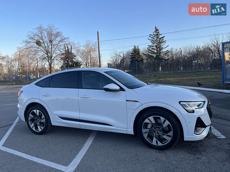 Внедорожник / Кроссовер Audi e-tron Sportback 2021 в Житомире