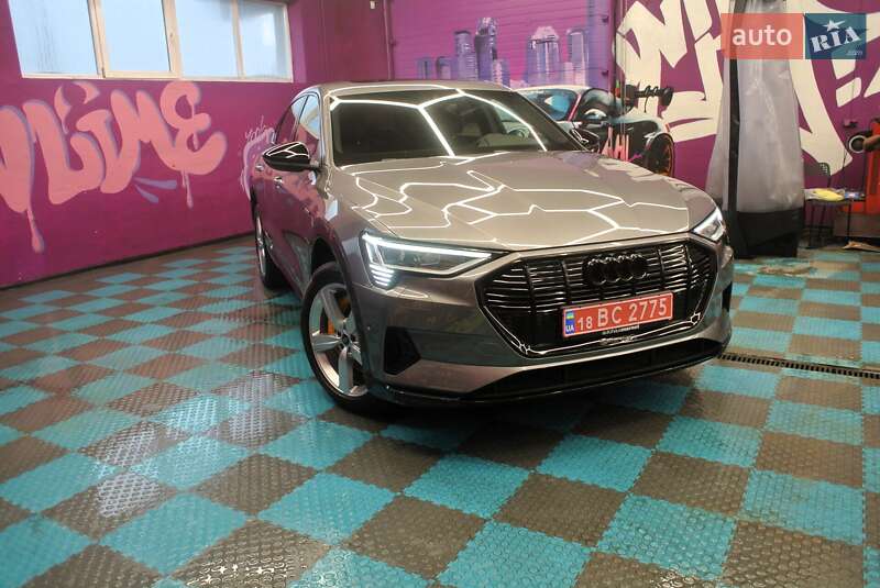 Позашляховик / Кросовер Audi e-tron Sportback 2021 в Києві фото 8 Позашляховик / Кросовер Audi e-tron Sportback 2021 в Києві