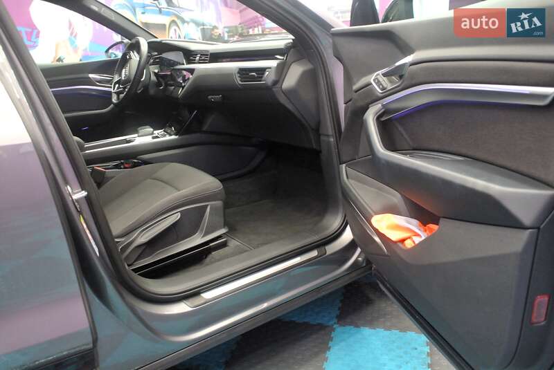 Позашляховик / Кросовер Audi e-tron Sportback 2021 в Києві фото 24 Позашляховик / Кросовер Audi e-tron Sportback 2021 в Києві