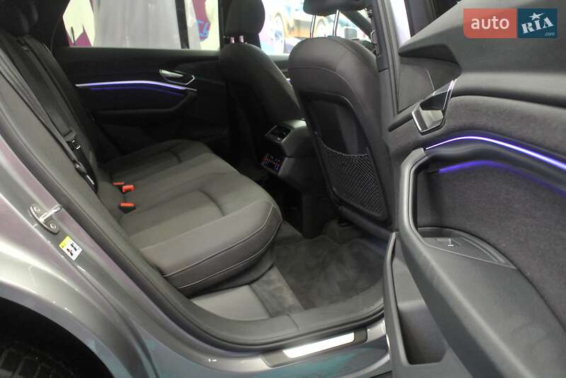 Позашляховик / Кросовер Audi e-tron Sportback 2021 в Києві фото 26 Позашляховик / Кросовер Audi e-tron Sportback 2021 в Києві