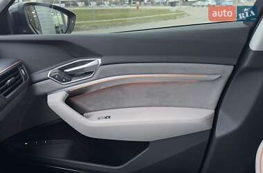 Внедорожник / Кроссовер Audi e-tron Sportback 2020 в 