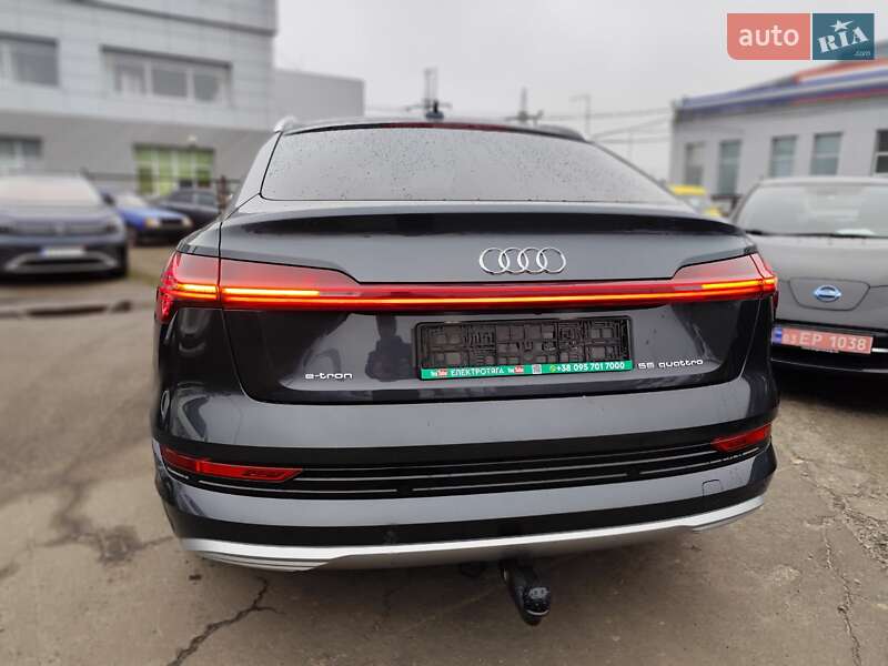 Позашляховик / Кросовер Audi e-tron Sportback 2020 в Києві