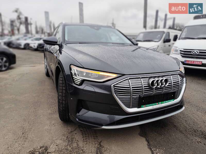 Позашляховик / Кросовер Audi e-tron Sportback 2020 в Києві