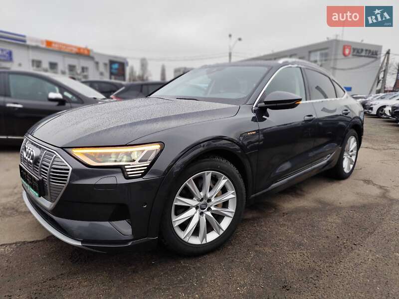 Позашляховик / Кросовер Audi e-tron Sportback 2020 в Києві