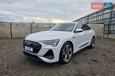 Позашляховик / Кросовер Audi e-tron Sportback 2021 в Києві