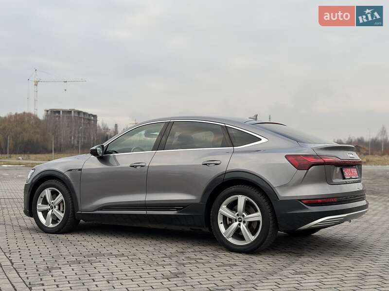 Позашляховик / Кросовер Audi e-tron Sportback 2020 в Львові