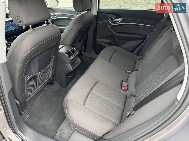 Позашляховик / Кросовер Audi e-tron Sportback 2020 в Львові