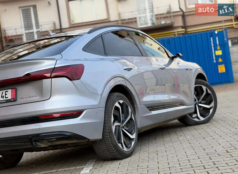 Позашляховик / Кросовер Audi e-tron Sportback 2020 в Ужгороді