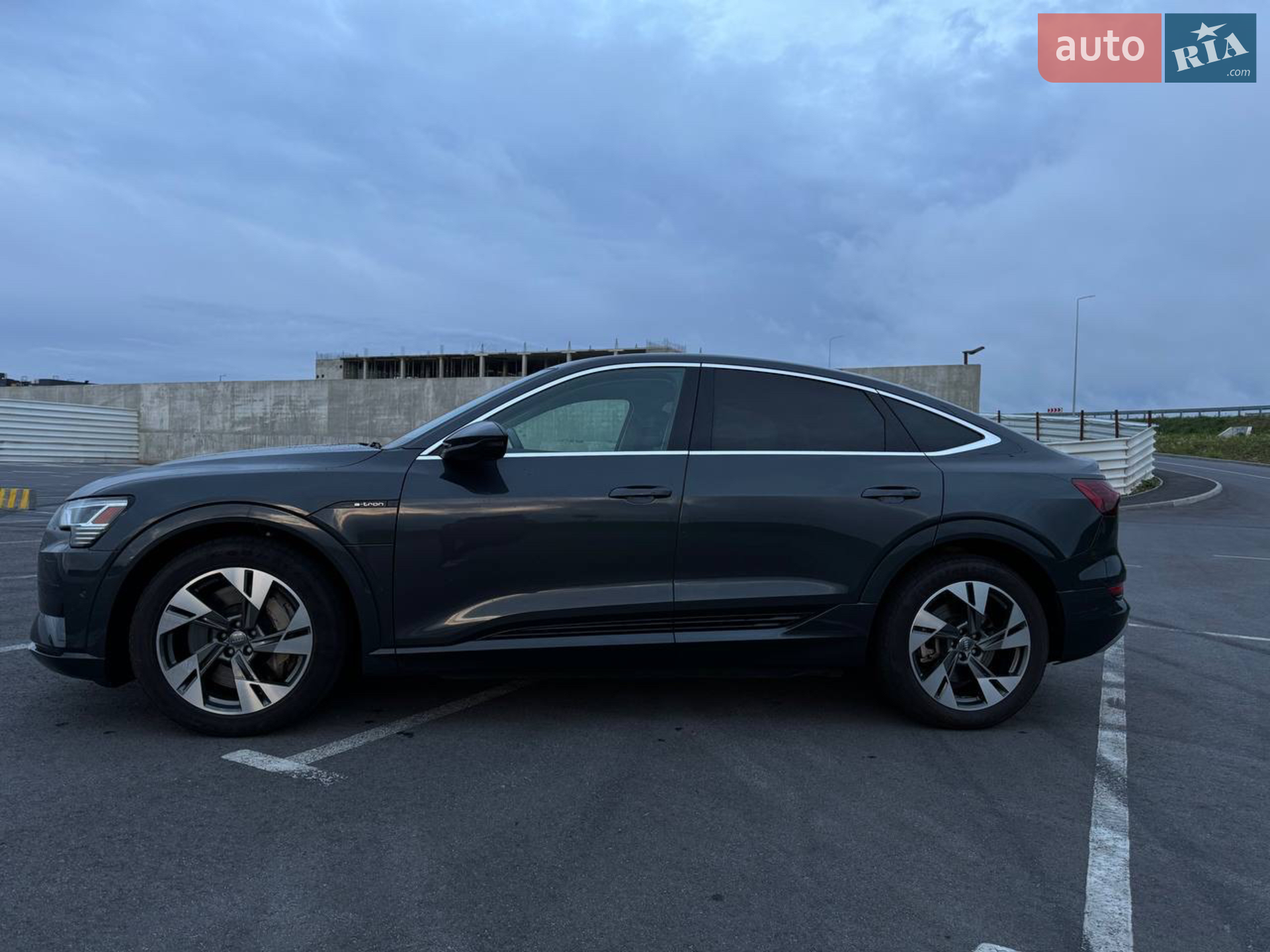 2020 Audi e-tron Sportback - мініатюра 4