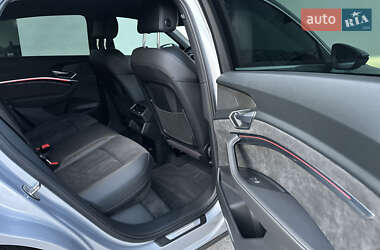 Позашляховик / Кросовер Audi e-tron Sportback 2021 в 