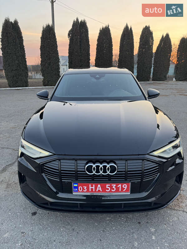 Внедорожник / Кроссовер Audi e-tron Sportback 2022 в Дубно