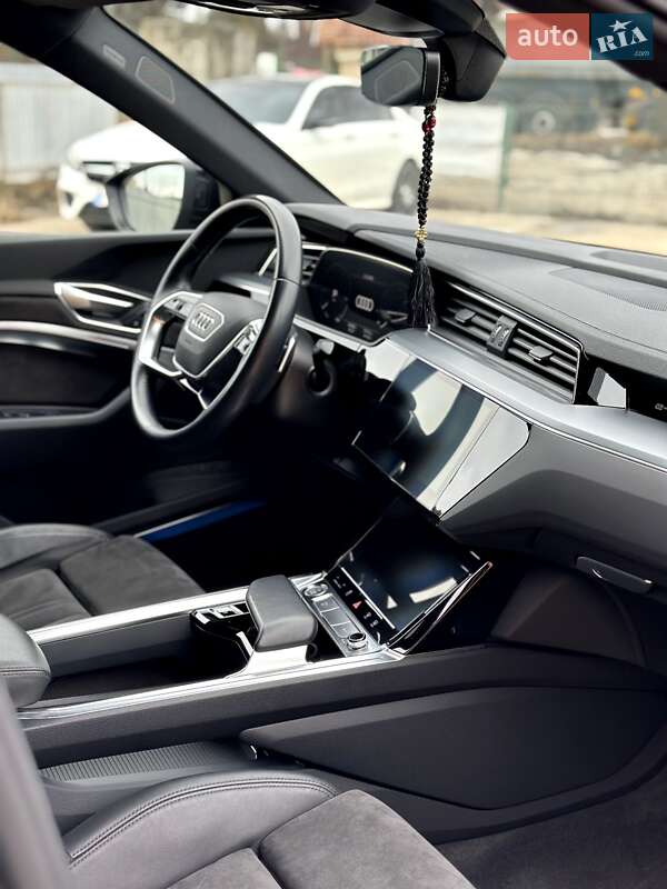 Позашляховик / Кросовер Audi e-tron Sportback 2020 в Коломиї