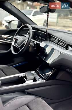 Внедорожник / Кроссовер Audi e-tron Sportback 2020 в 