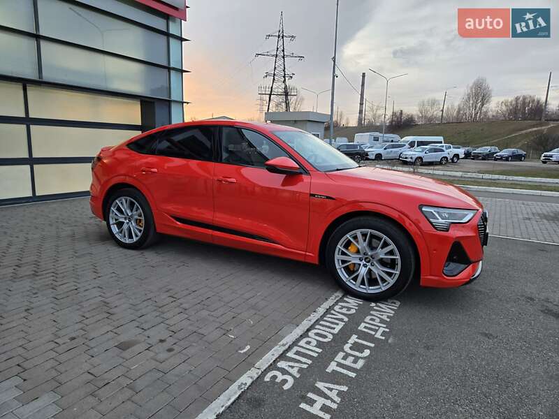 Внедорожник / Кроссовер Audi e-tron Sportback 2021 в 