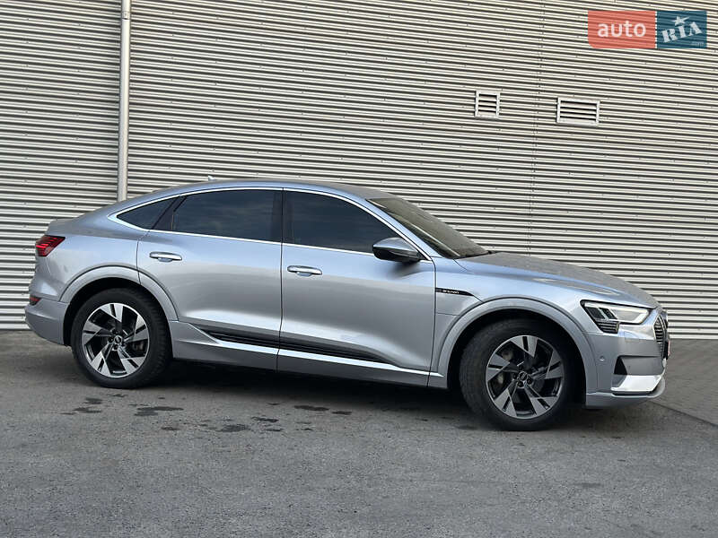 Внедорожник / Кроссовер Audi e-tron Sportback 2021 в Ровно
