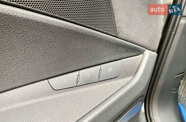 Внедорожник / Кроссовер Audi e-tron Sportback 2023 в 