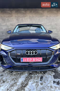 Позашляховик / Кросовер Audi e-tron Sportback 2021 в 
