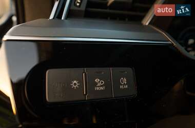 Позашляховик / Кросовер Audi e-tron Sportback 2020 в 