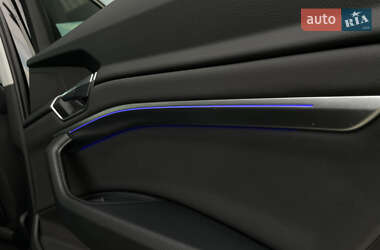 Внедорожник / Кроссовер Audi e-tron Sportback 2021 в 
