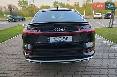 Позашляховик / Кросовер Audi e-tron Sportback 2022 в 